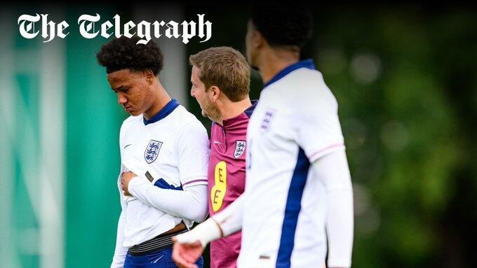 电讯报：英格兰U17在德国踢比赛遭遇种族歧视，裁判两度中断比赛